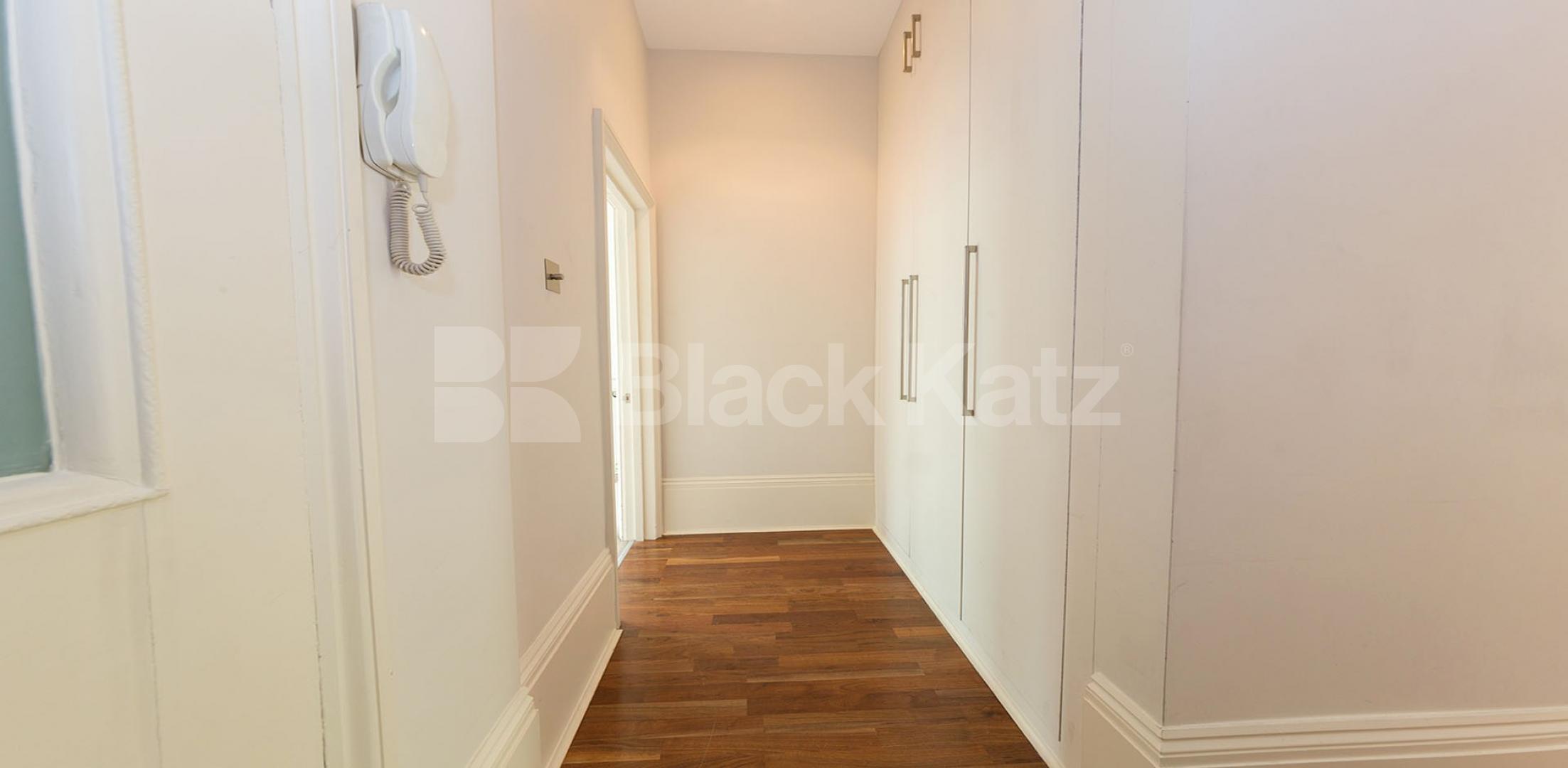 			LET, 2 Bedroom, 1 bath, 1 reception Flat			 Holland Road, KENSINGTON